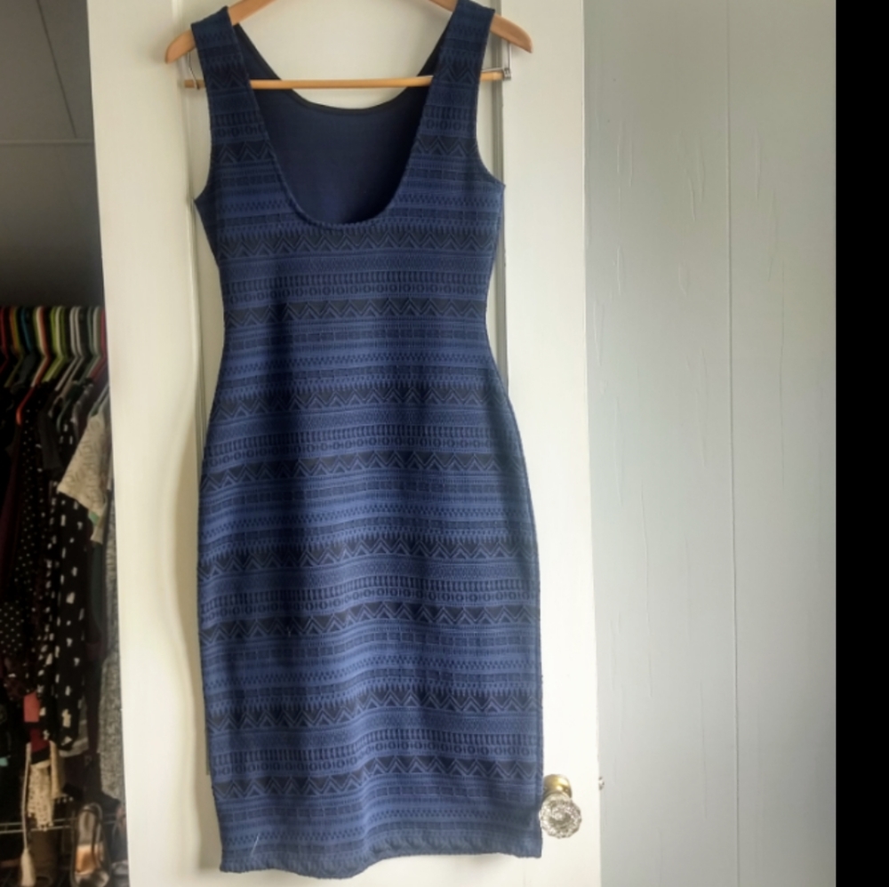 Dress - Picture 2 of 4